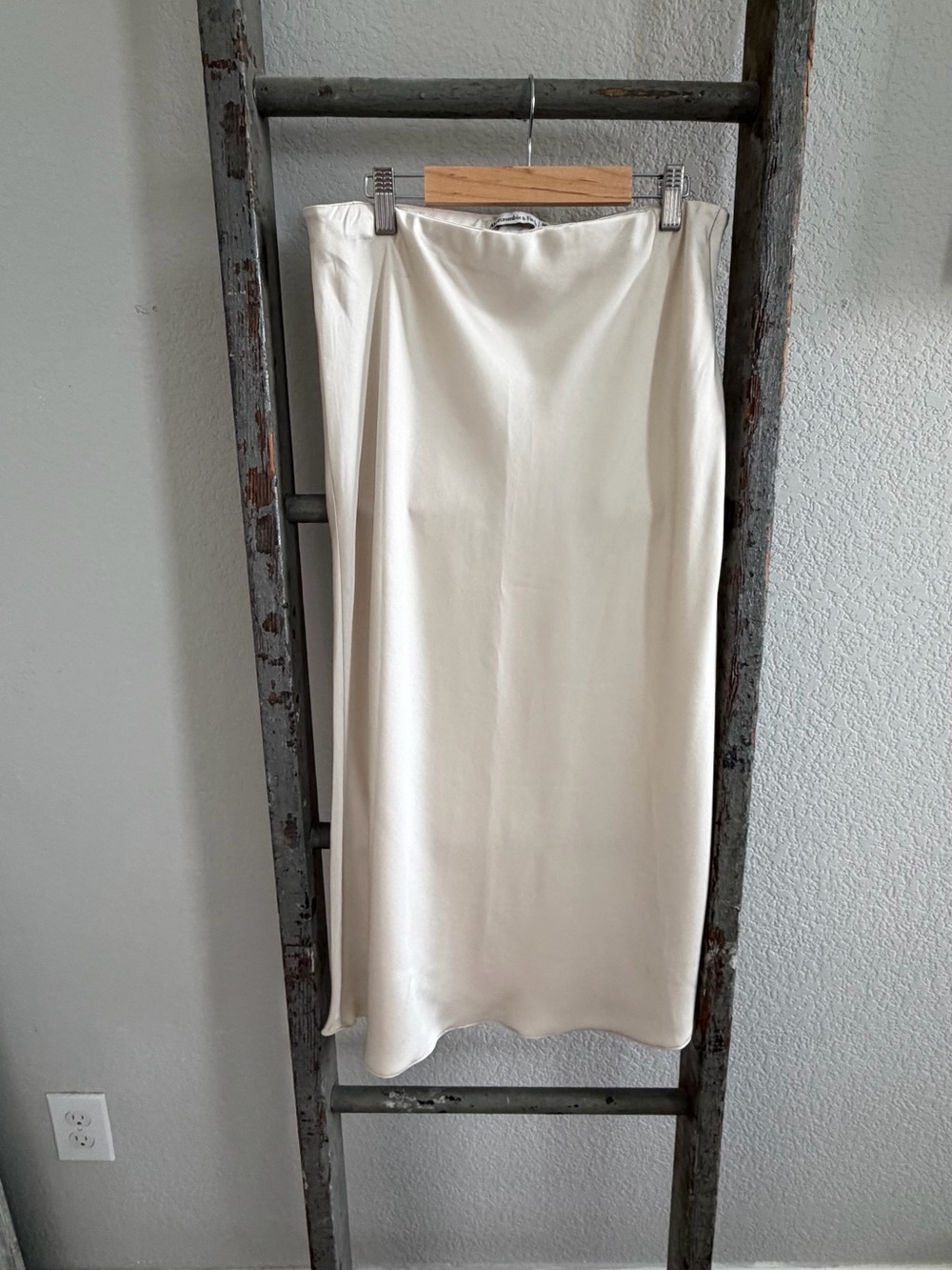 Abercrombie & Fitch Cream Satin Maxi Skirt